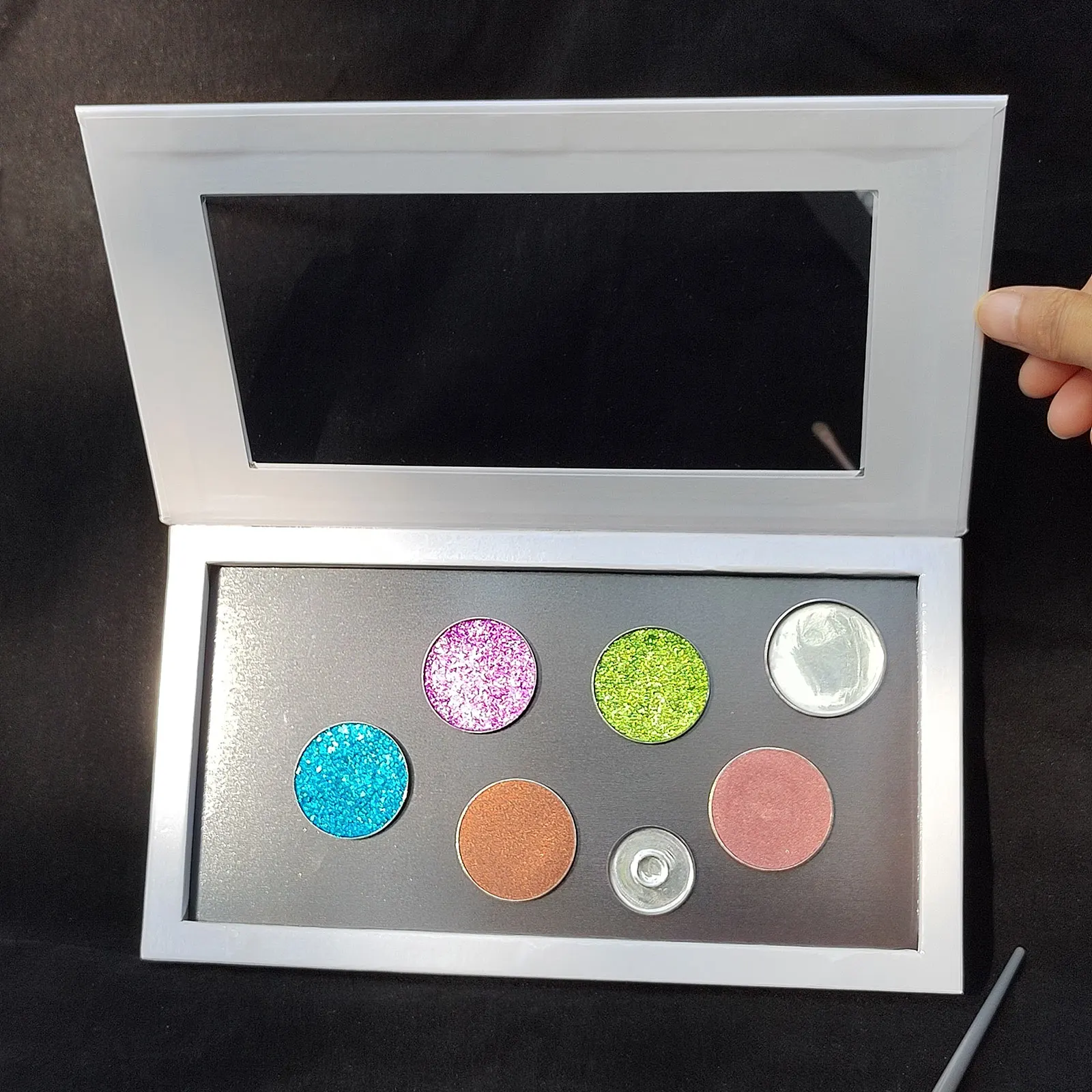 Coosei New Magnetic Deepened Eyeshadow Palette Makeup Eye shadow Depot Extra Large Empty Pallete Bright White