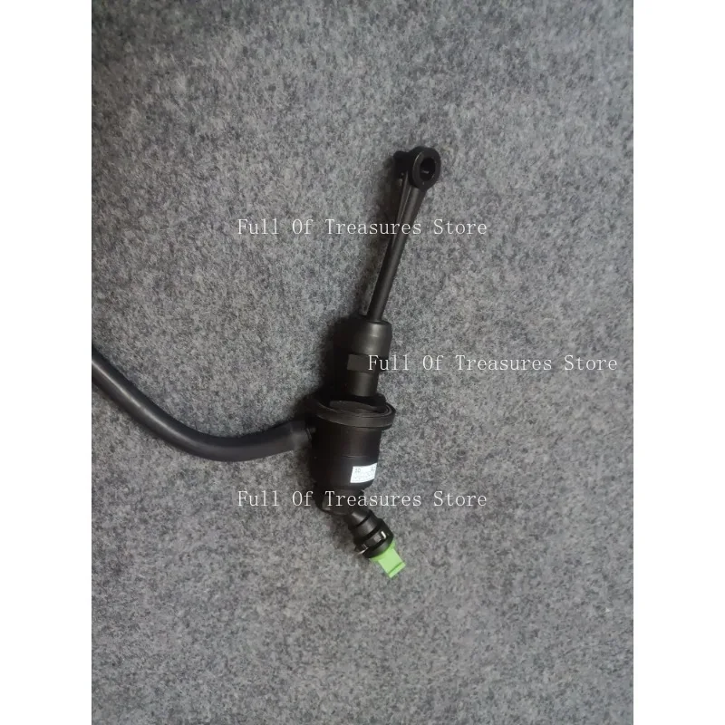 Suitable for 2008-2015 Qashqai J10 X-Trail T31 Series Clutch Master Cylinder, Manual Transmission Clutch Pump Replacement Part