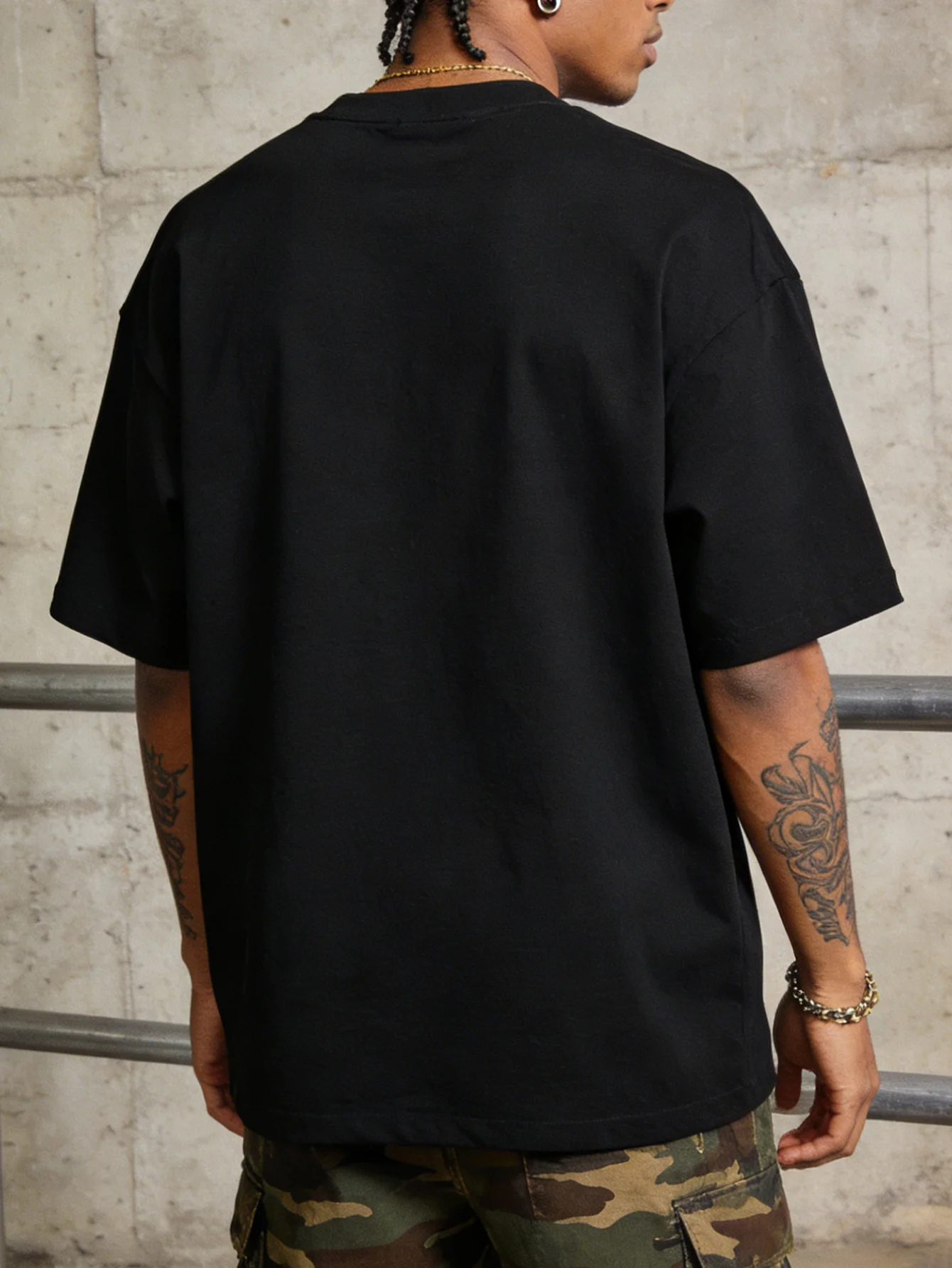 Oversized Streetwear Snake Graphic T Shirt Men Strike First Print Hip Hop Urban Style Loose Fit Tee Black Cotton Summer Fashion
