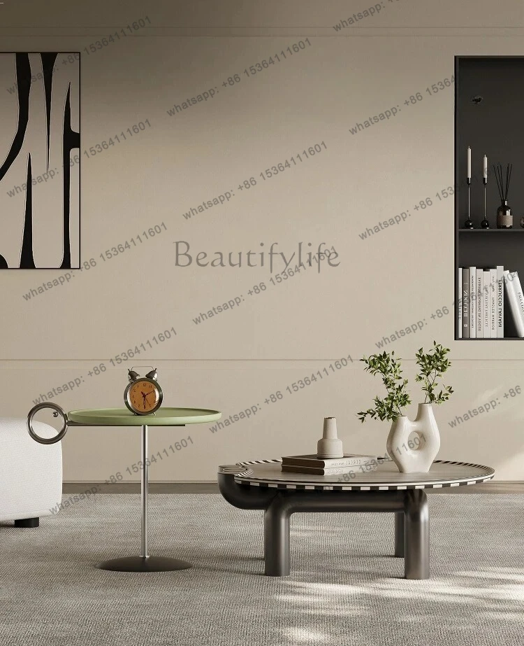 Combinazione di tavolini in metallo italiano dimensioni artistiche vernice rotonda a strisce soggiorno piccolo appartamento casa designer