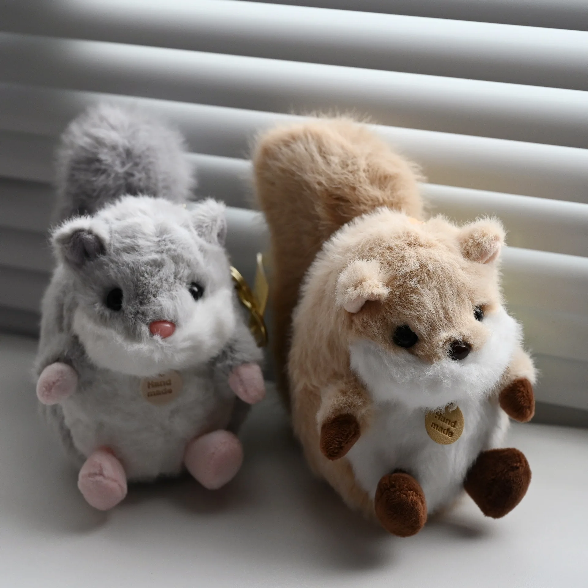 Porte-clés en peluche douce et potelée, jouet écureuil, cadeau d'anniversaire créatif, Animal de dessin animé, écureuil, décor de sac à dos en peluche