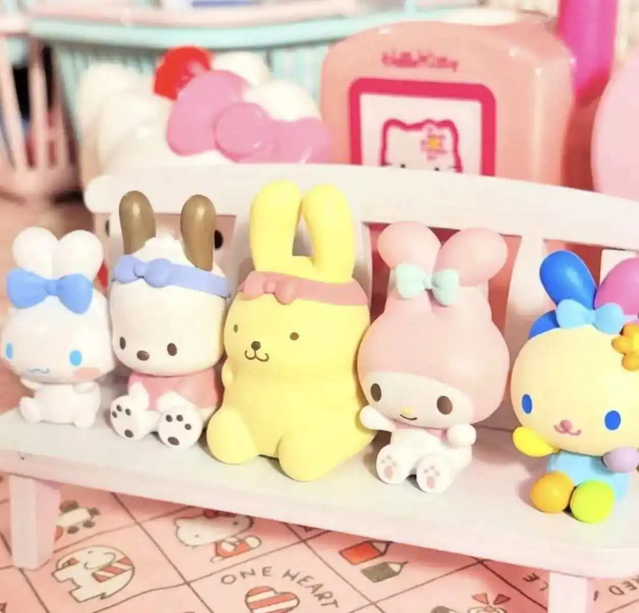 

Новинка в наличии: Декоративная фигурка Meileti Big Ear Dog Flower Bunny Character Bunny Design в подарочной коробке, украшение для рабочего стола, сюрприз-подарок.