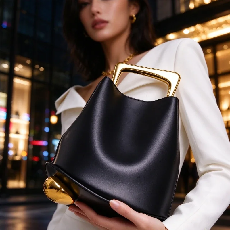Premium Leather Shoulder Bag For Ladies - Fashionable Crossbody Handbag With Detachable Chain, Stylish Women's Messenger Bag