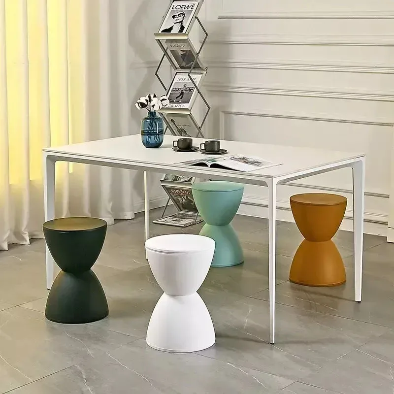 

Creative Low Stools Plastic Nordic Living Room Furniture Home Entrance Ottomans Hallway Shoe Changing Stool for Bedroom Portable