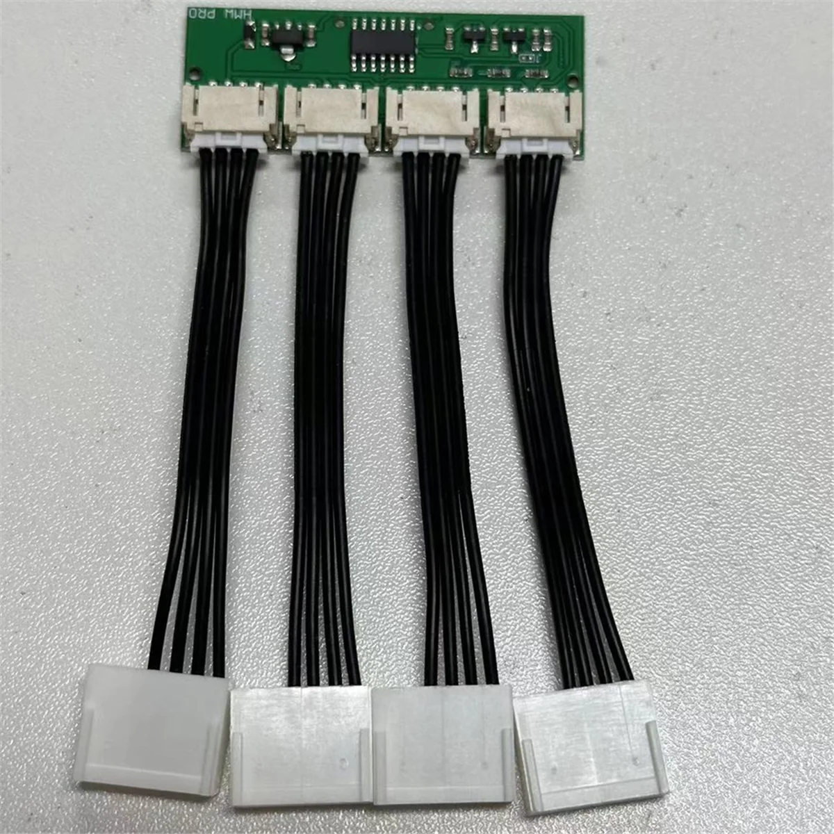 

Лидер продаж IBeLink Miner 12 В 4-в-1 4-контактный симулятор вентилятора, эмулятор, совместимый с IBeLink BM-KS Max BM-S1Max BM-K3Max Fan Spoofer