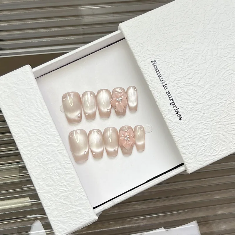 

10PCS 3D Carved Flowers Handmade Press on Nails Full Cover Glossy Pink Cat Eye Fake Nail Light Luxury Wearable Short Coffin Nail