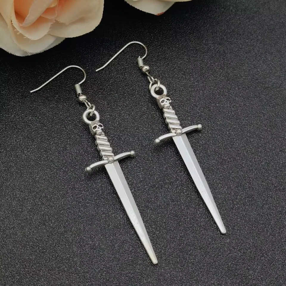 1 Pair of Skull Sword Earring for Womon Vintage Sword Pendant Earrings Gothic Exaggerated Dagger Personalized Jewelry Gift