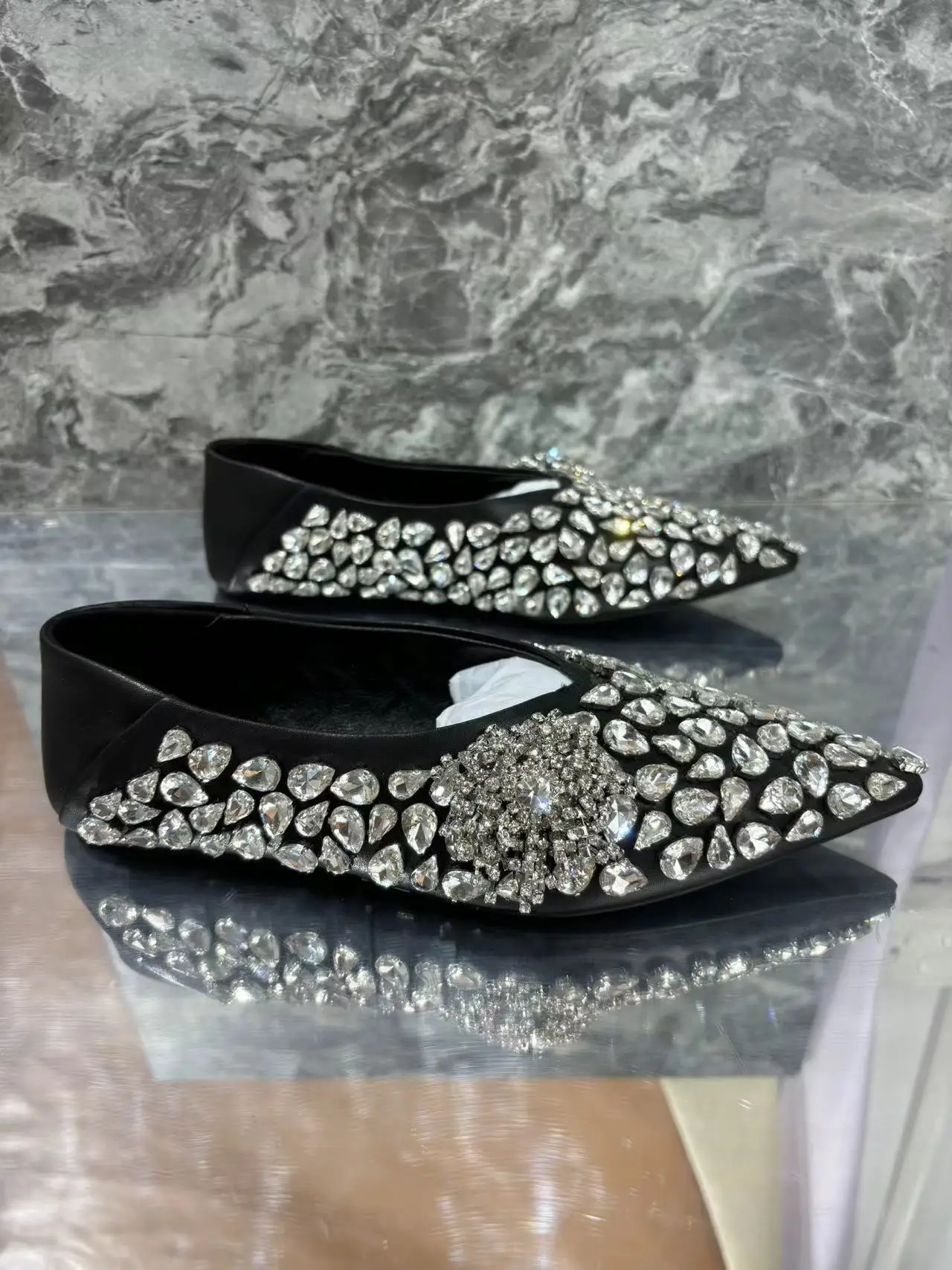 Diamond Women Flats Luxury Designer Loafers Genuine Leather Pointed Toe Rhinestone British Style Crystal Women Shoes New