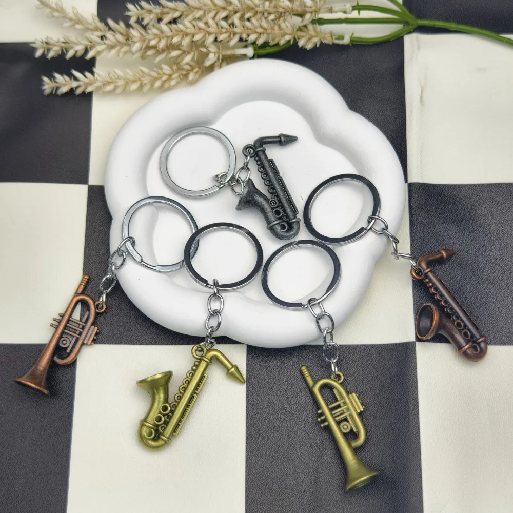 Retro Mini Saxophone Car Keychain Metal  Musical Instrument Keychain Bag Pendant Keyring  Charm Music Lovers Festival Gift view 6