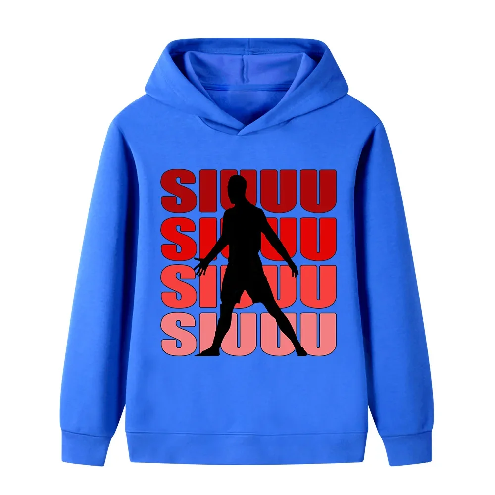 سويت شيرت بغطاء للرأس يتميز بتصميم كريستيانو رونالدو، مناسب للارتداء في مواسم الخريف والشتاء.