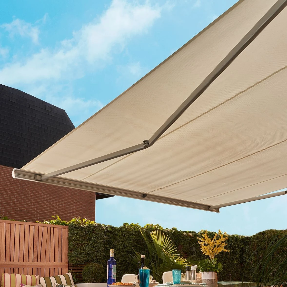 

Awning with Aluminum Alloy Frame Foldable High Quality Waterproof for House Balcony Eco-friendly Material Modern Design Awning