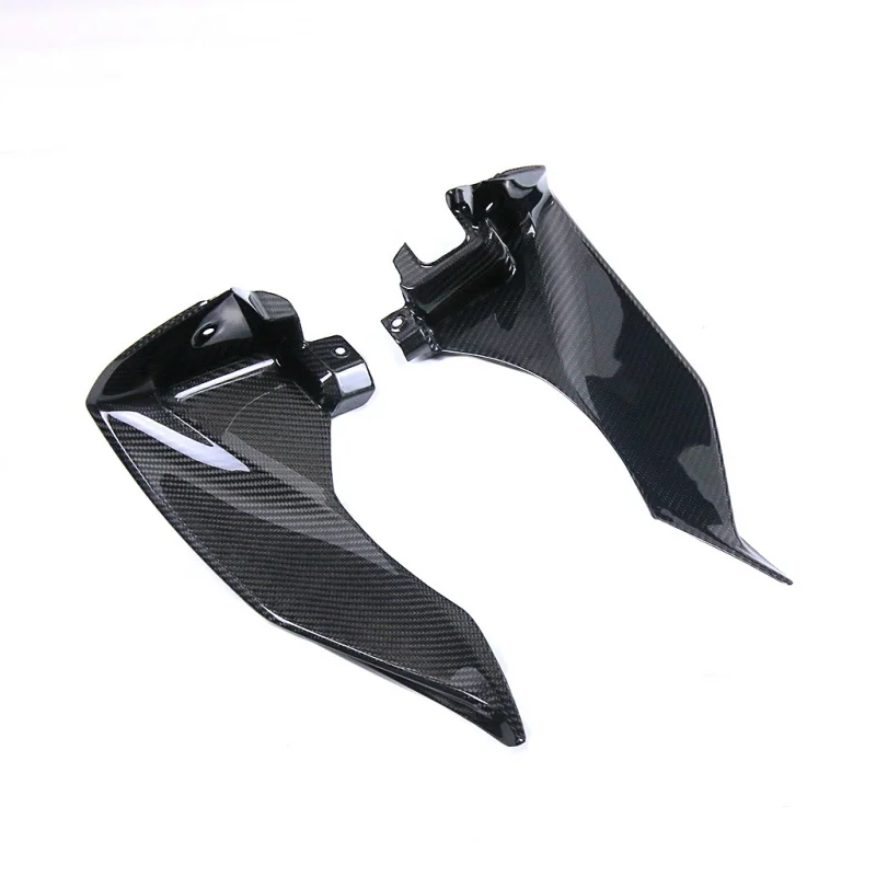 

Suitable for Yamaha R1 Motorcycle Modified Shell Accessories Carbon Fiber Front Inner Lining Plate 2020+