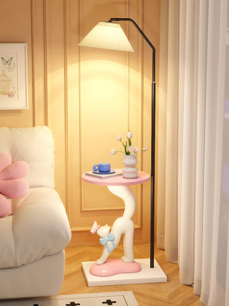 Kreative Heimdekoration Elegante Schmetterling-Katzen-Statue Bodendekoration Rosa Wohnzimmer Schlafzimmer Kreative Couchtisch Aufrechte Schreibtischlampe