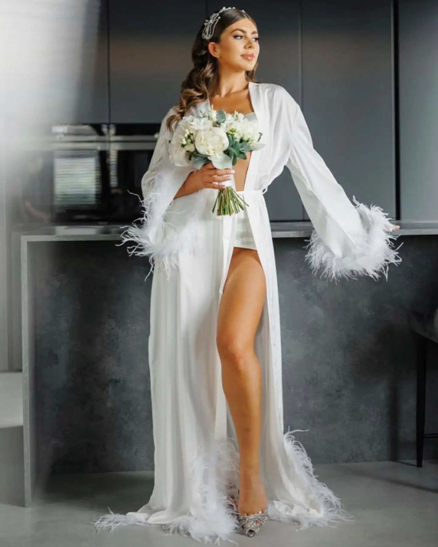 White Satin Feather Women Wedding Prom Dress For Photo Shoot Full Sleeves Bridal Morning Robe Side Split Customized Party Gown