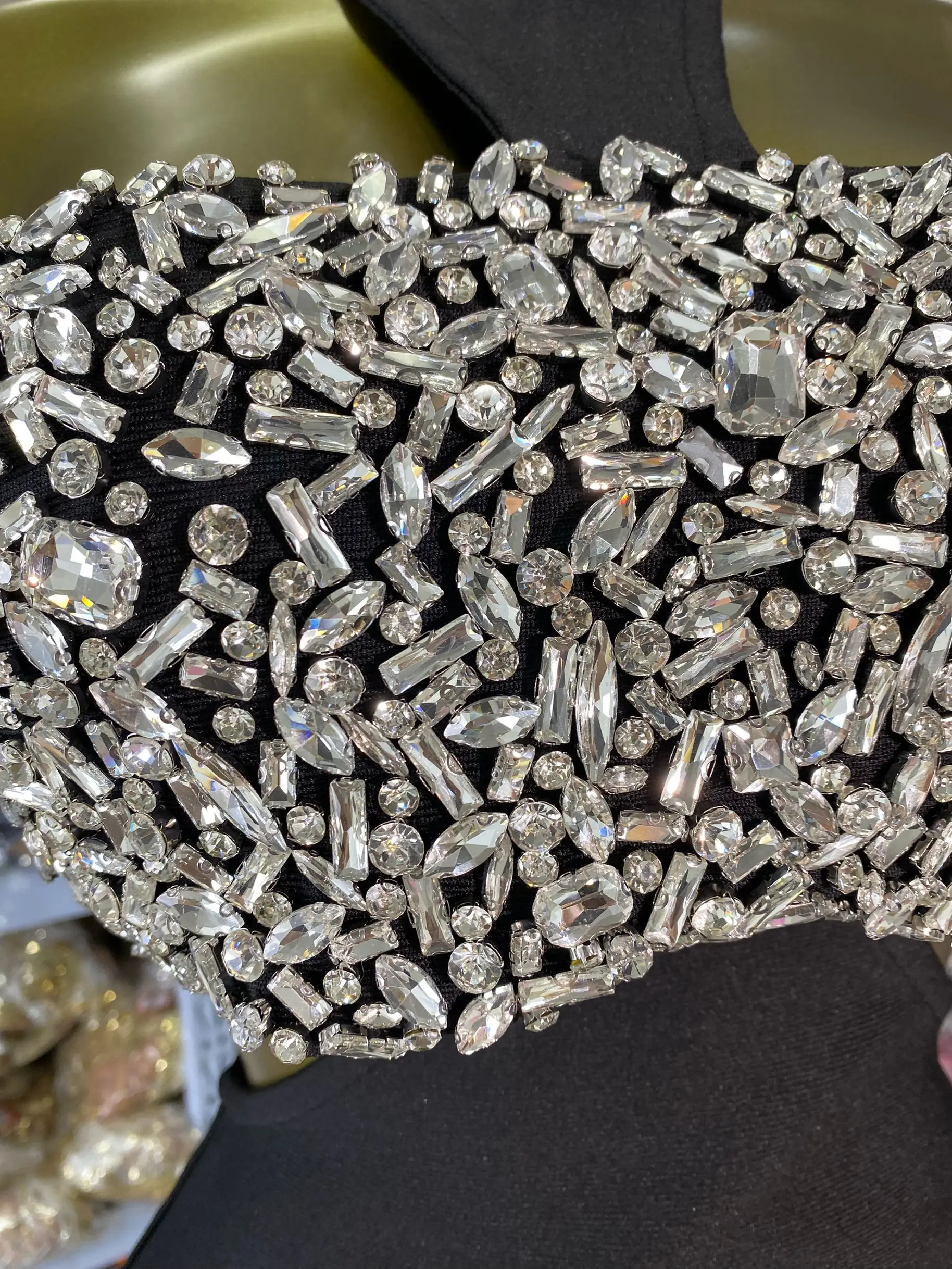 Vestido de aniversário de luxo feminino 2025 halter cristal bustier cortar maxi longo elástico bandagem vestido uma peçalebrity festa à noite