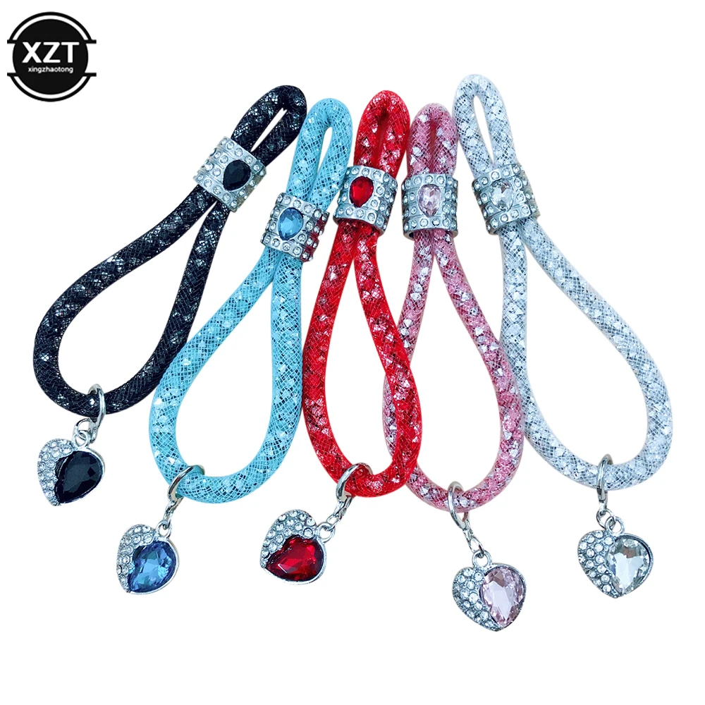 

Fashion Car Keychain U-shaped Women Key Fob Rhinestones Key Ring with Pendant Car Key Decorations Gift