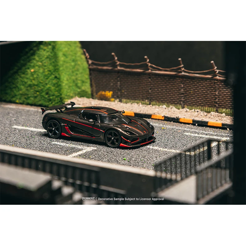 In Stock TW 1:64 Koenigsegg Agera RS Black Carbon Fiber Red Accents Diecast Car Model Collection Toys Tarmac Works Red