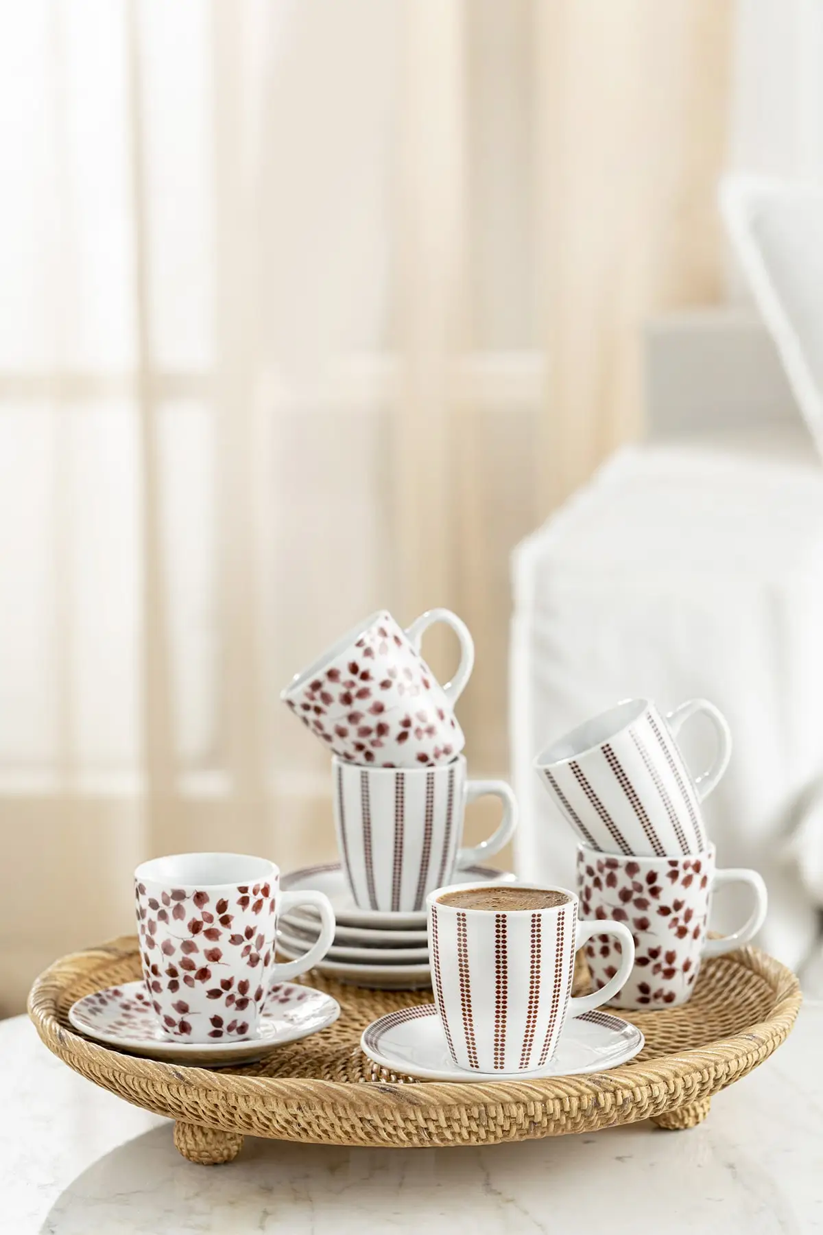 Porcelain 6 Personality Coffee Cup Pad 80 Ml Burgundy Luxury European Model Espresso Coffee cup Tea Milk Drink Cups Handle handle