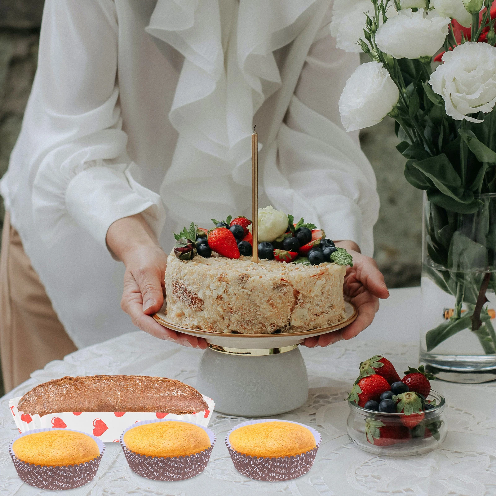 Bandejas descartáveis para cachorro-quente, 100 peças, à prova de óleo, recipientes para lanche, design ranhurado, experiência de alimentação segura, bandejas para cachorro-quente, bandeja para lanche