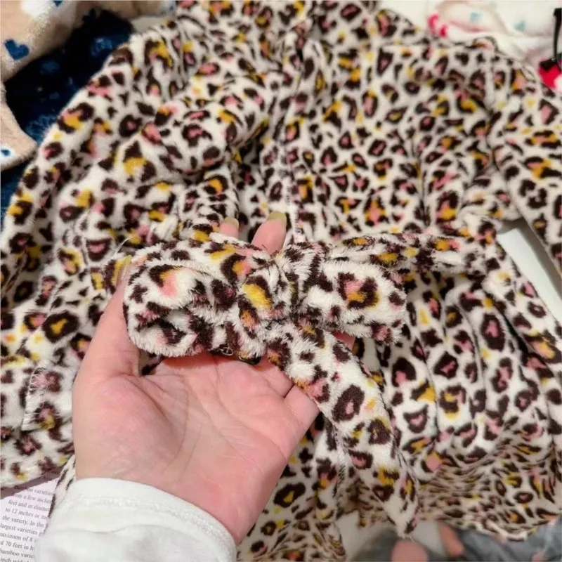 بيبي بوي فتاة الفانيلا رداء طويل ليوبارد طباعة طفل رداء حمام بقلنسوة Sleeprobe منشفة منامة المنزل دعوى ملابس الطفل 2-12Y