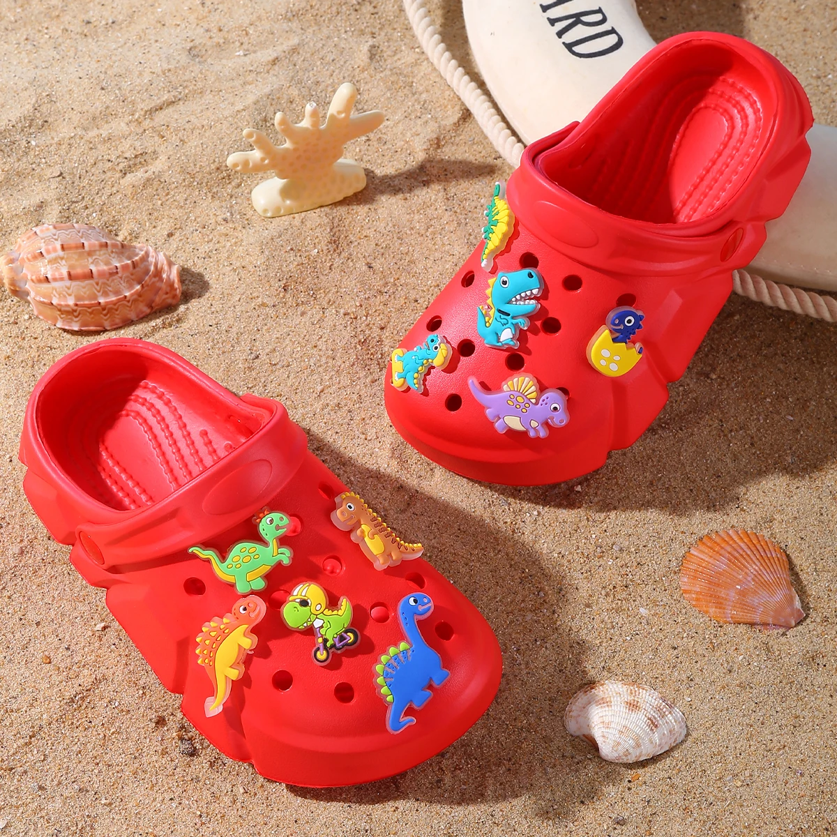 Atmungsaktive Freizeit-Clogs für Jungen mit leuchtender Cartoon-Dinosaurier-Dekoration, leichte Clogs für Dusche, Strand und Pool 3057 – Detail 28