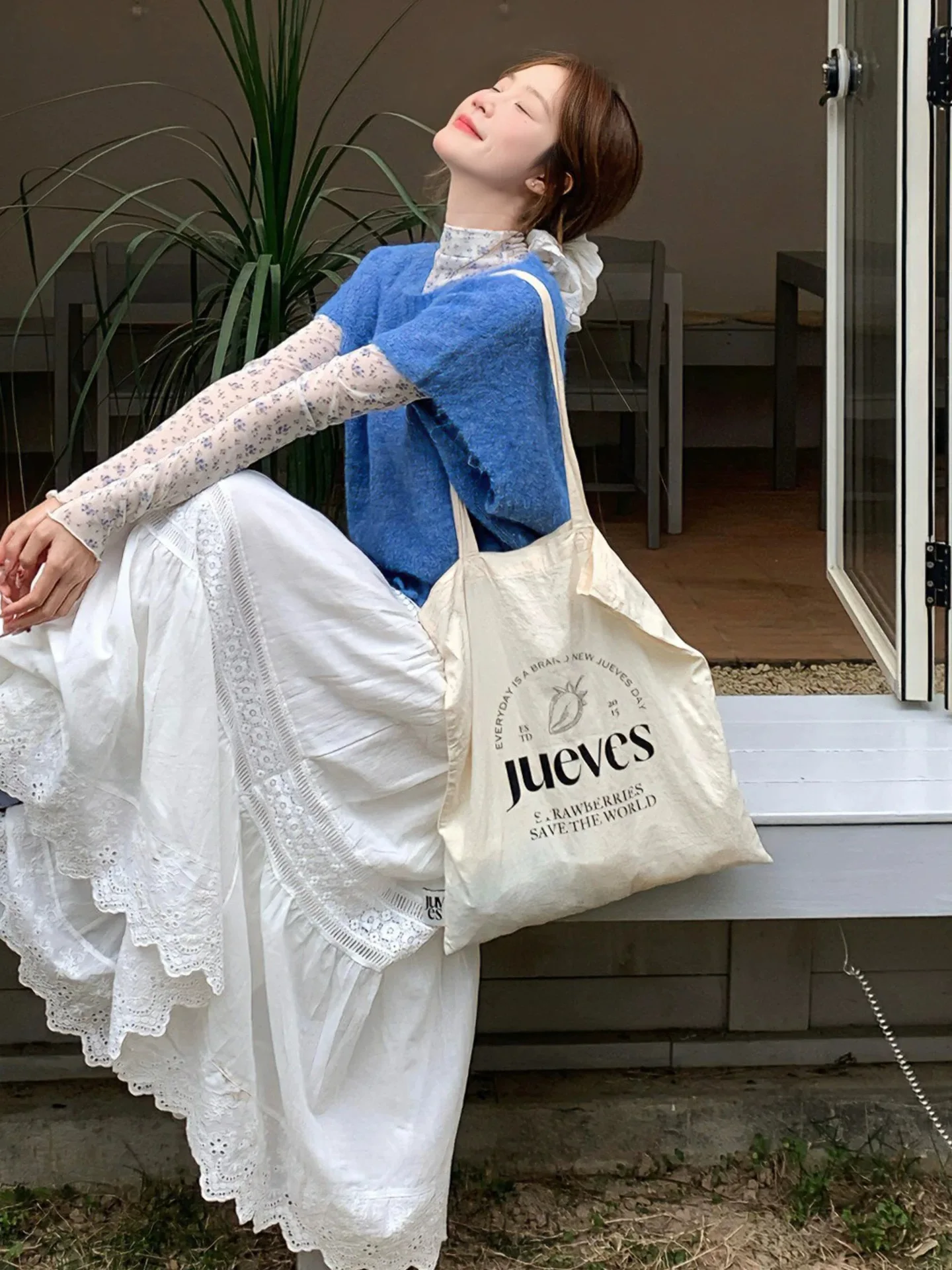 

Korean College Style Three-Piece Set Blue Vest Floral Base White Skirt Unique And Beautiful Fashionable Women's Ensemble