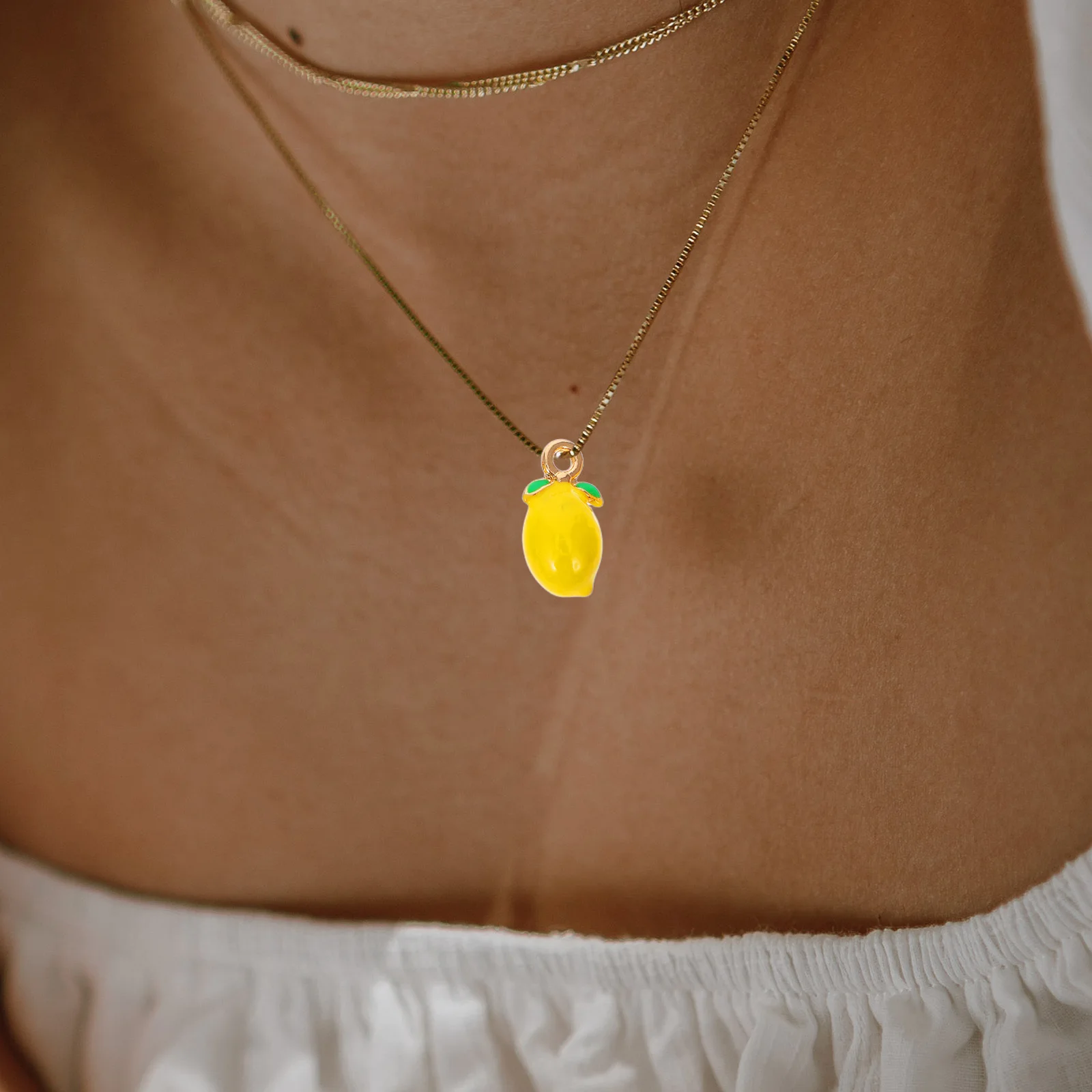 10 Stück Zitronen-Anhänger-Charms, realistisches Obst-Design für DIY-Schmuckherstellung, Schlüsselanhänger, Halskette, Pullover-Kette, Schlüsselbein-Zubehör
