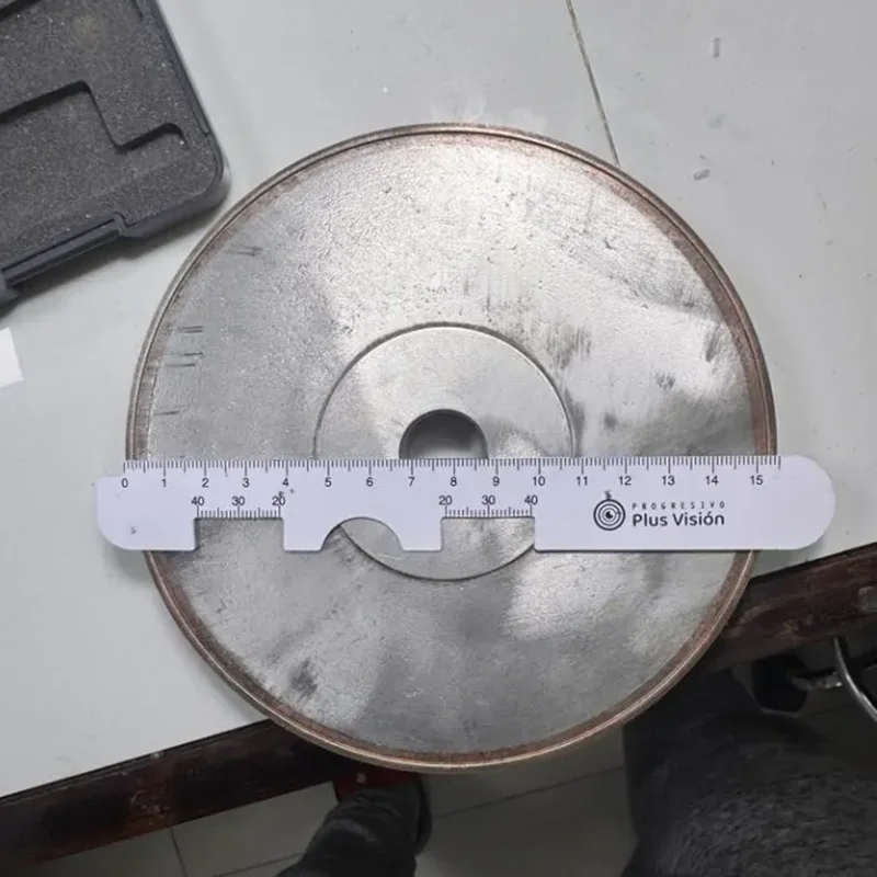 

Необходимые клиентом шлифовальные круги для автообрезки линз ESSILOR, размер финишного круга 155/22 В/20 или полировального круга155/15PV/20.