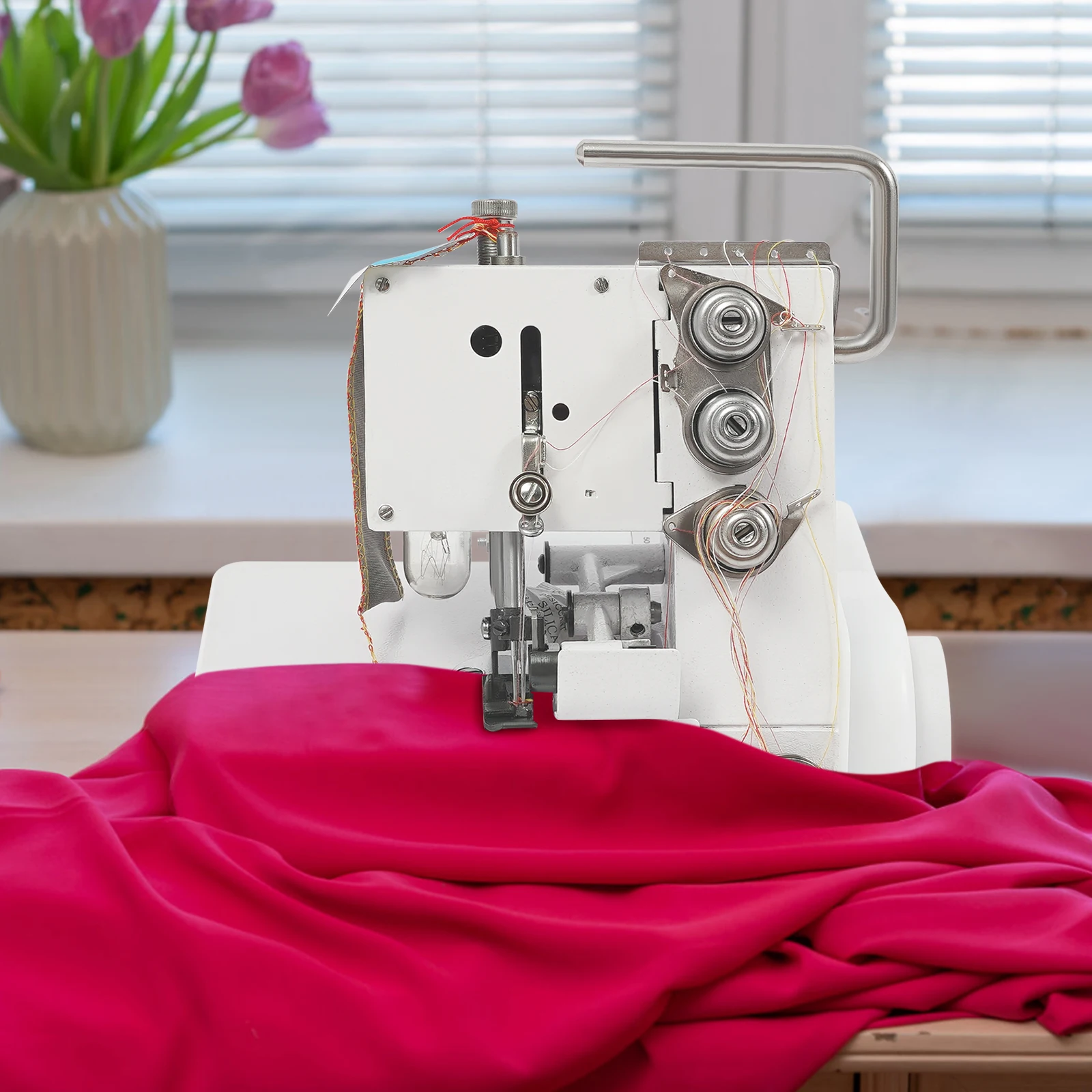 110V Overlock Machine 4-Thread, Electric Serger Sewing Machine 1200 Stitches/Min Adjustable Needle Pitch, Heavy Duty Overlocker