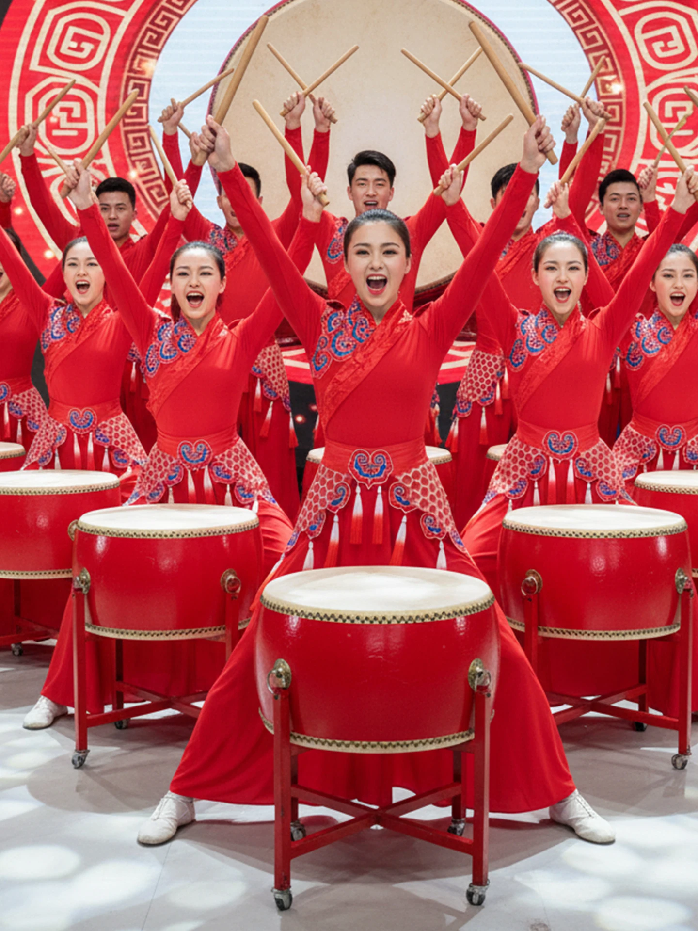 

Новый костюм для выступлений с барабанами 2026 года: женский костюм для танца дракона, костюм для танца с поясным барабаном, костюм петуха, зимний мужской традиционный костюм