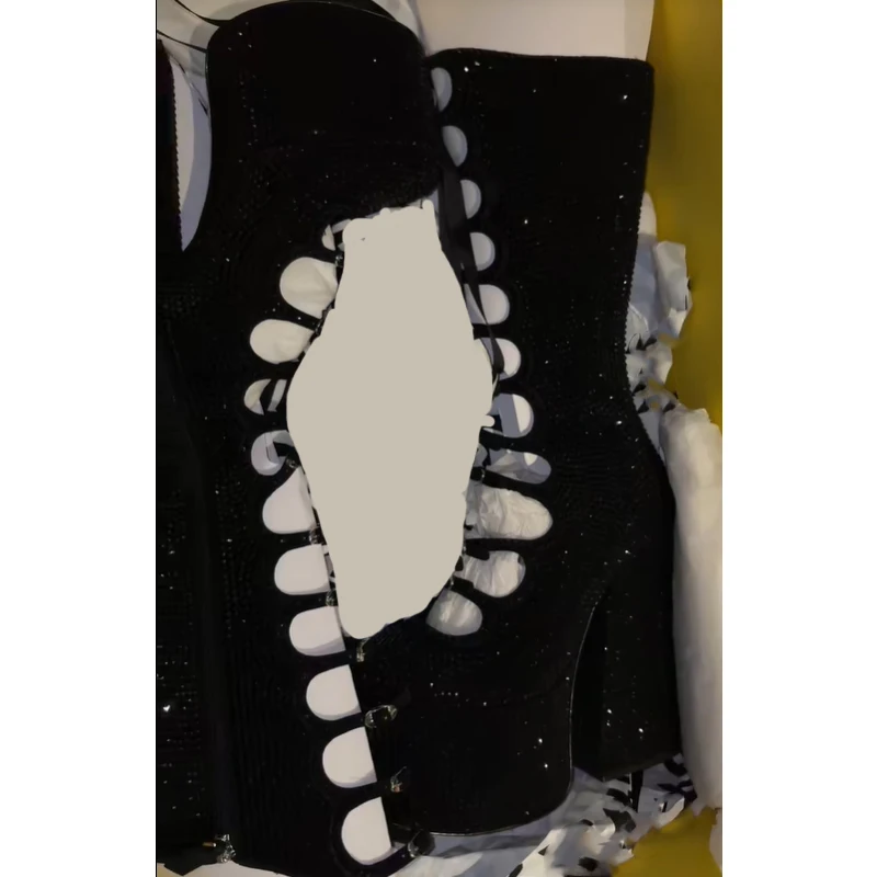 

Женские ботинки до середины икры на полой платформе со стразами и несколькими пряжками, зима 2026, женские ботинки на блочном каблуке в стиле панк на толстой подошве