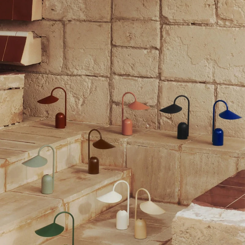 

Table lamp, bedside lamp, bedroom, living room, light luxury, high-end sense of art decoration, creative personality art