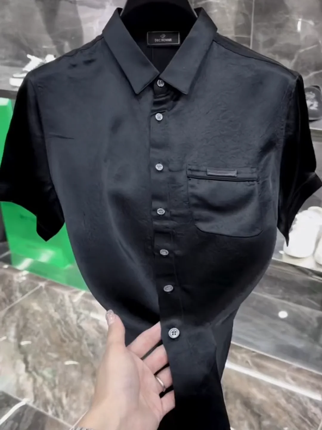 

2S67 Men's Summer Acetate Skin-friendly Thin Fabric Collared ort Sve Faionable Casual Versatile High-end Feeling T-irt