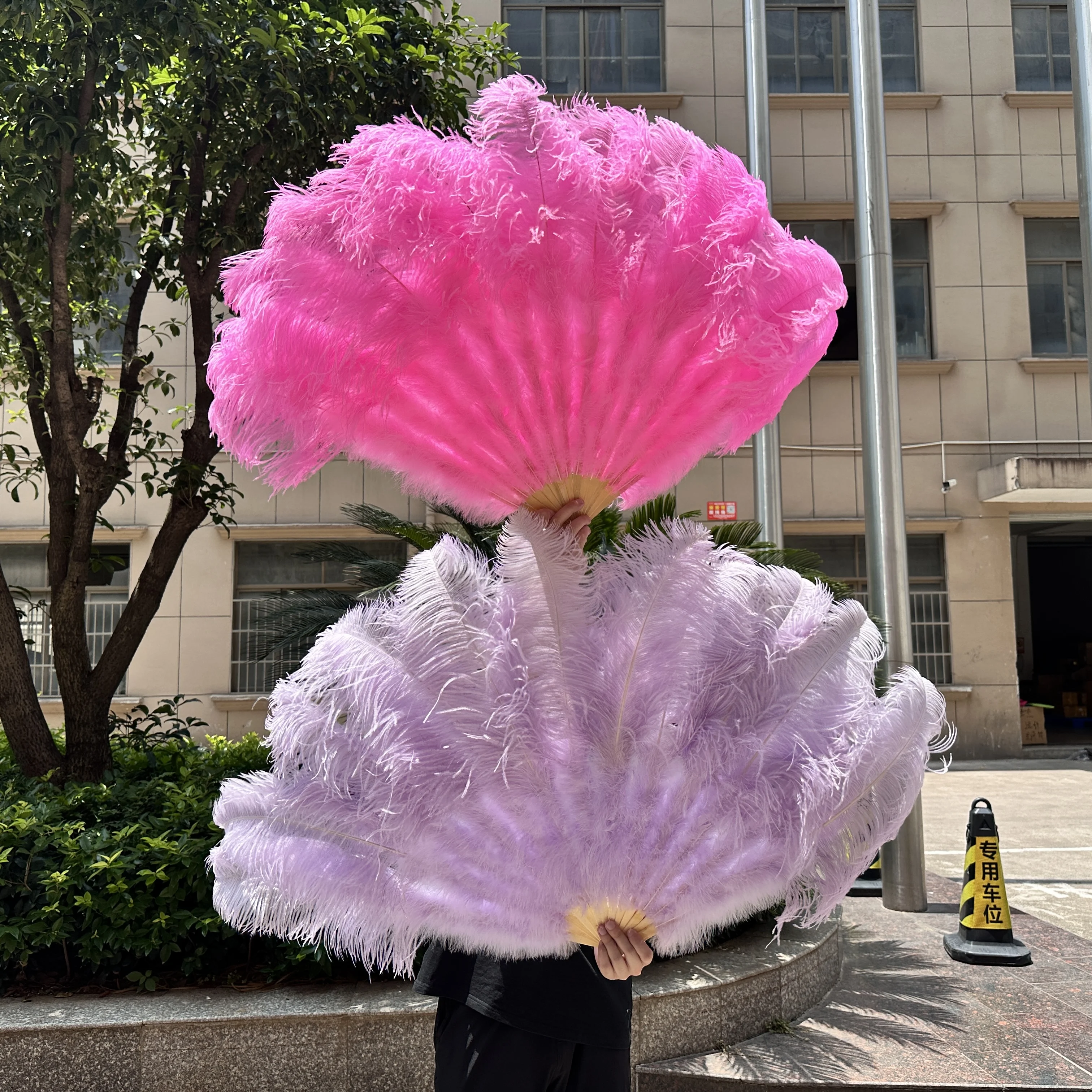 

Natural Purple Ostrich Feather Fans 100CM 130CM Foldable Hand Held Pink Plume Fan Decorate Halloween Party Belly Dance Craft