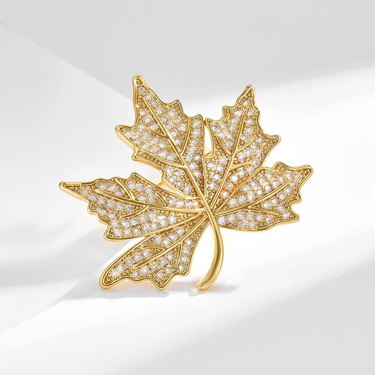 6mm Bracelet Hand String Luxurious High-End And Elegant Maple-Leaf Brooch With Diamond-Studded Zircon—stylish Leaf Pin For Suits