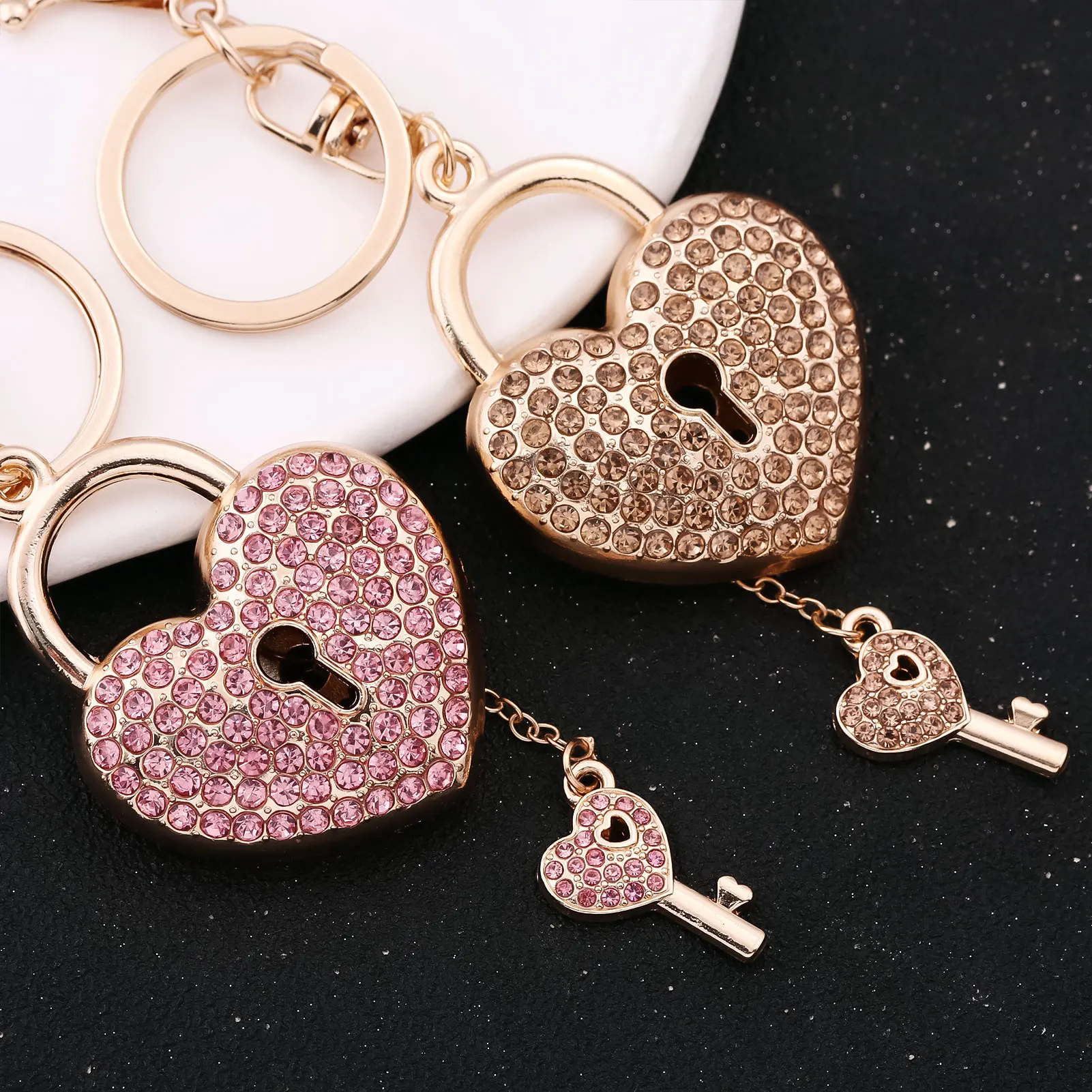 Sparkling Crystal Love Lock Key Chain Women's Luxury Handbag Pendant Souvenir Gift for Friends Jewelry Accessories