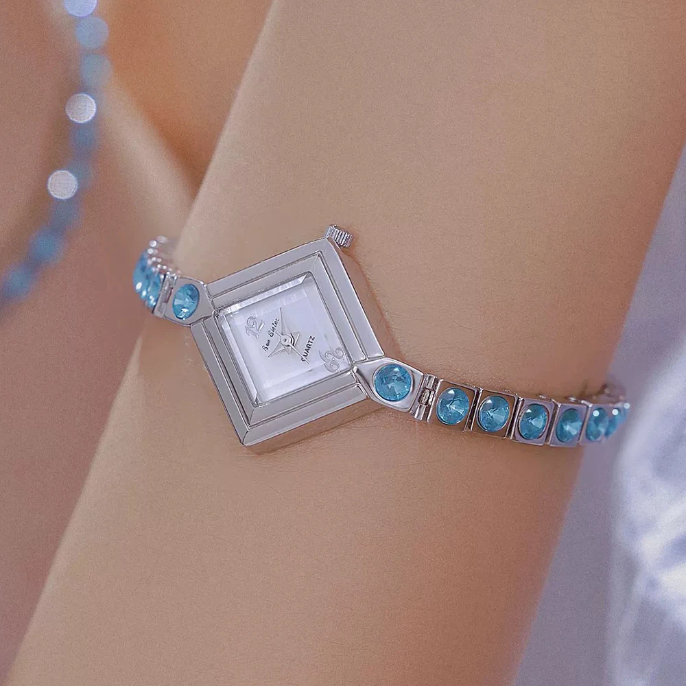Bee Sister 新しい腕時計女性エレガントなハイエンドライト高級ブルーダイヤモンド防水合金クォーツ女性の腕時計ギフト