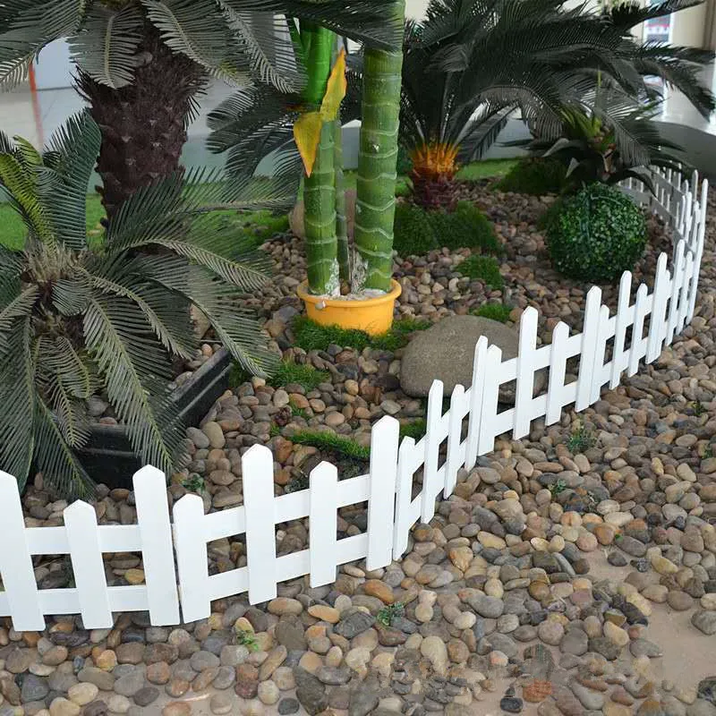 Assorted 20cm 25cm 30cm White Wood Guardrail Round & Point Head Mini Fence For Indoor Holiday Gift Zone Layout Ornament