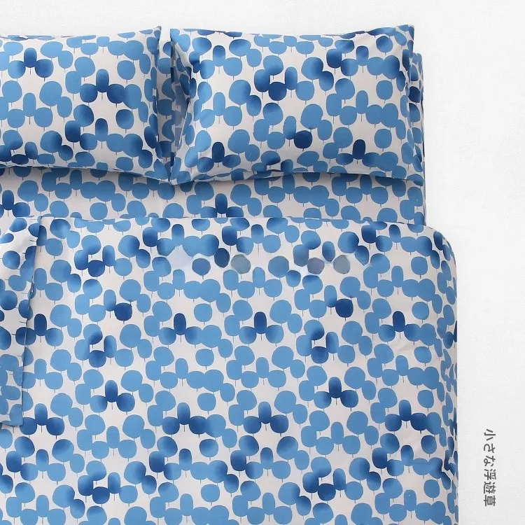 

Комплект постельного белья Castle Garden: хлопковая наволочка, пододеяльник, универсальная простыня, легкий летний вариант с ярким растительным и цветочным принтом