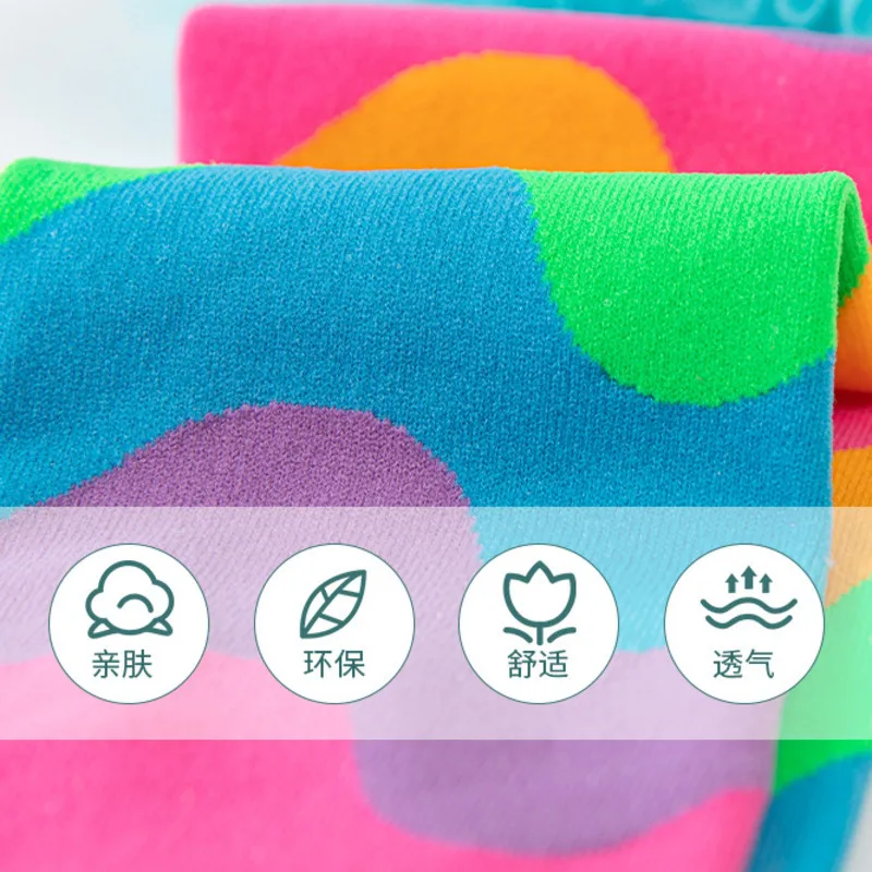 גרביים צבעוניות לילדה