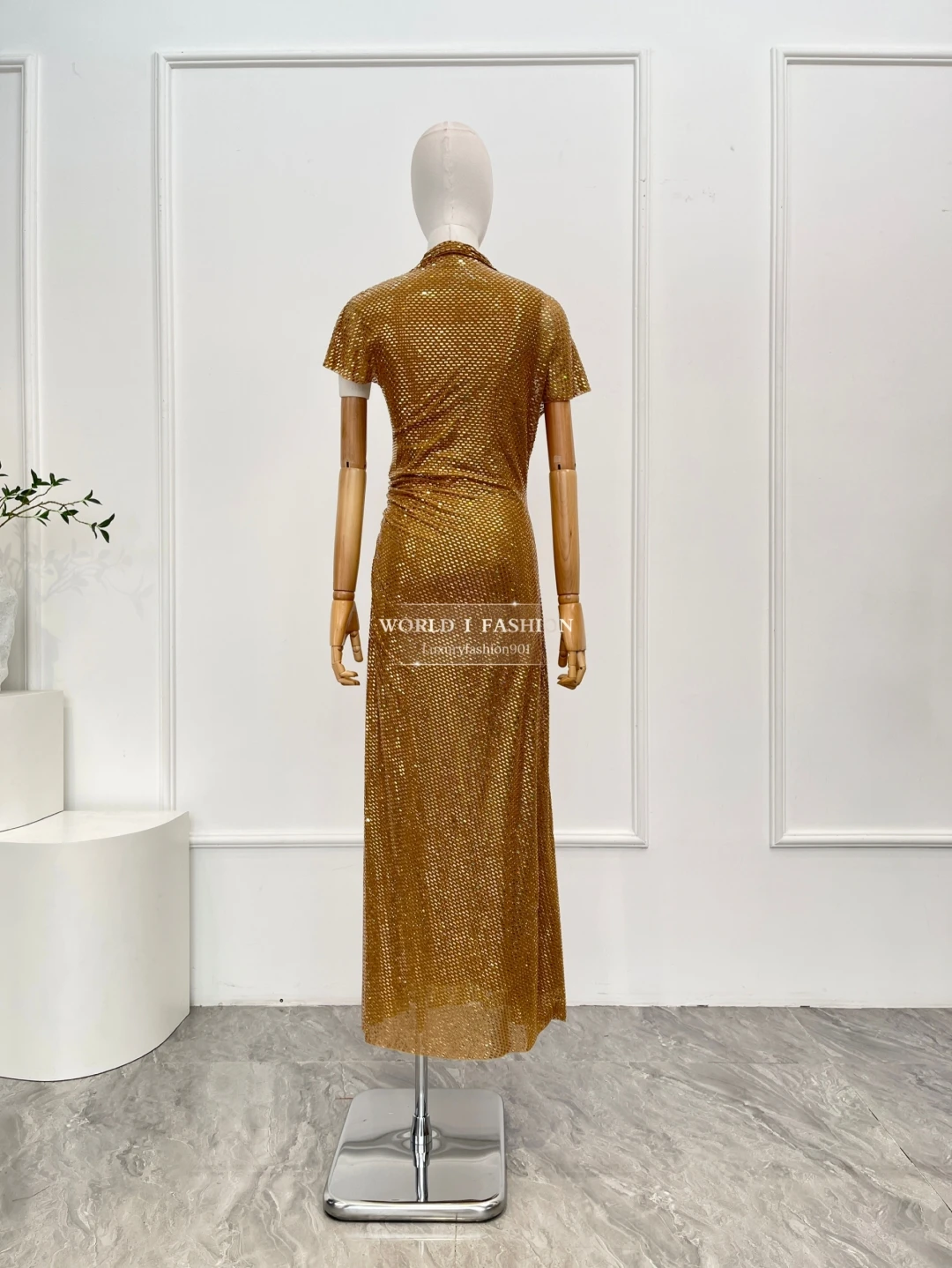 2025 roupas femininas de alta qualidade diamantes dourados manga curta gola inclinada vestido midi