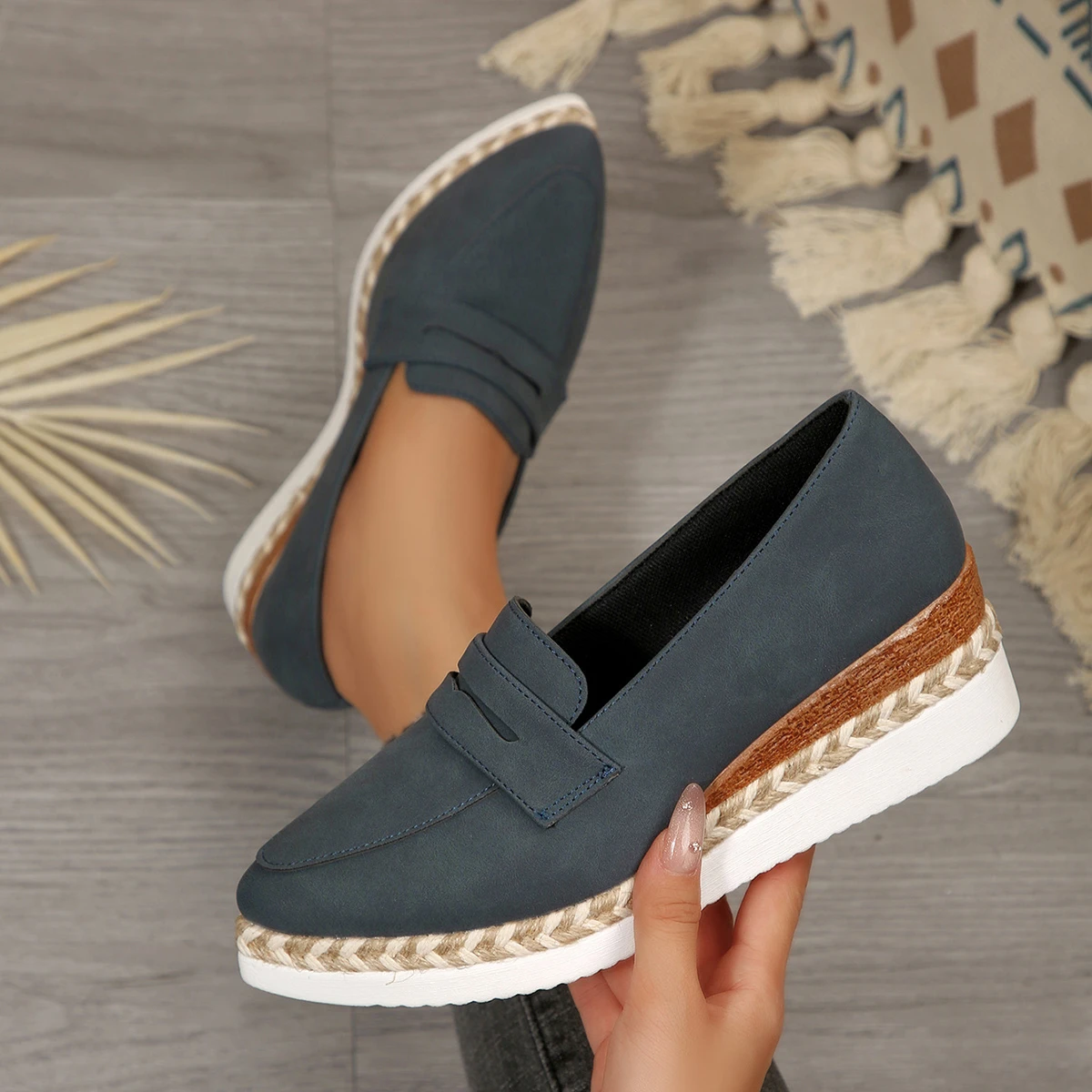 أحذية رياضية نسائية برأس مدبب أحذية منصة إسفين للنساء أحذية فردية ذات فم ضحل أحذية رياضية كاجوال مريحة للنساء #1