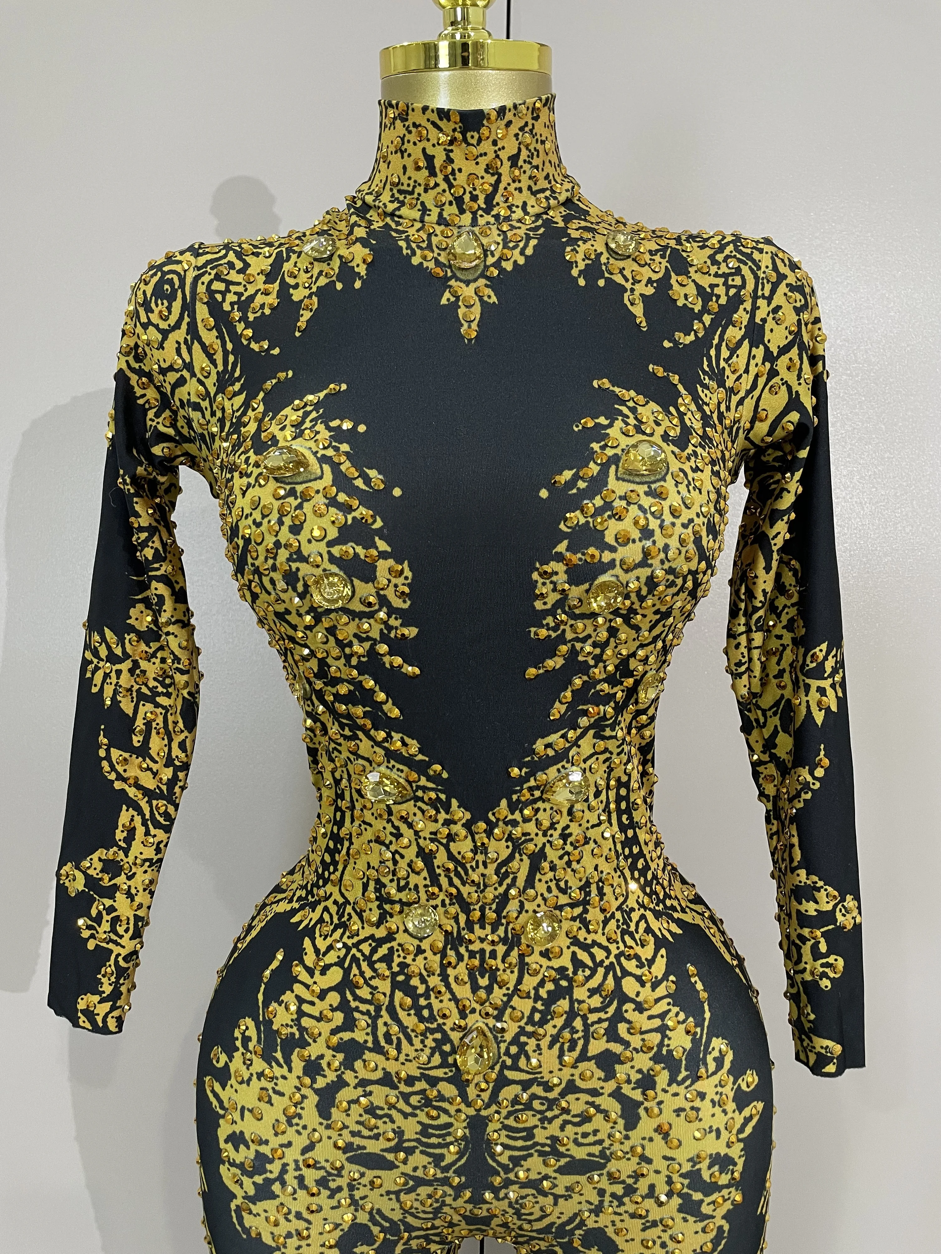 

Роскошный эластичный комбинезон с блестящим бриллиантовым принтом и длинными рукавами, вечерние костюмы для танцовщицы, ночного клуба, бара, диджея, сексуальные сценические костюмы