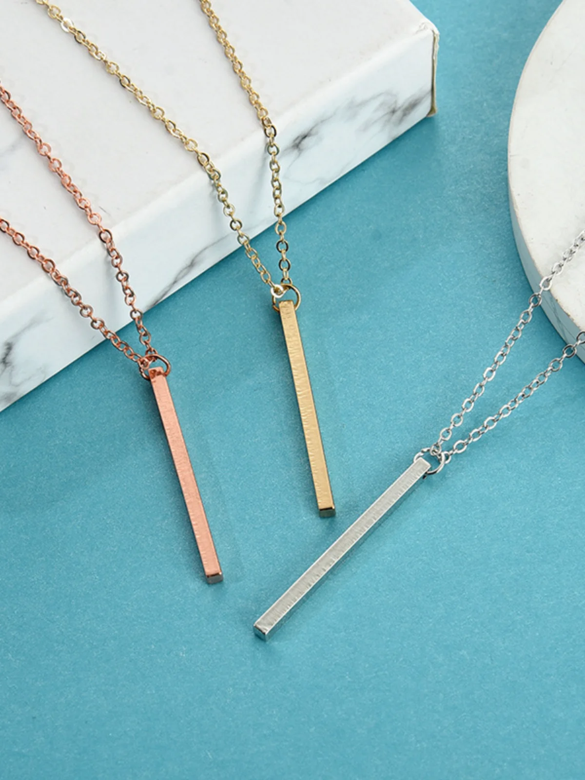 Personality Simple Square Necklace Korean Temperament Female Collarbone Chain Cold Wind World Jewelry Wholesale Lowest Price 1$