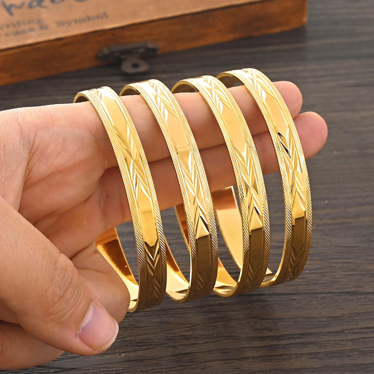 

24k 65MM Dubai Wedding Bangles For Women Ethiopian Jewelry Gold Color Indian Bangles Bracelets Women Birthday Jewelry Gifts