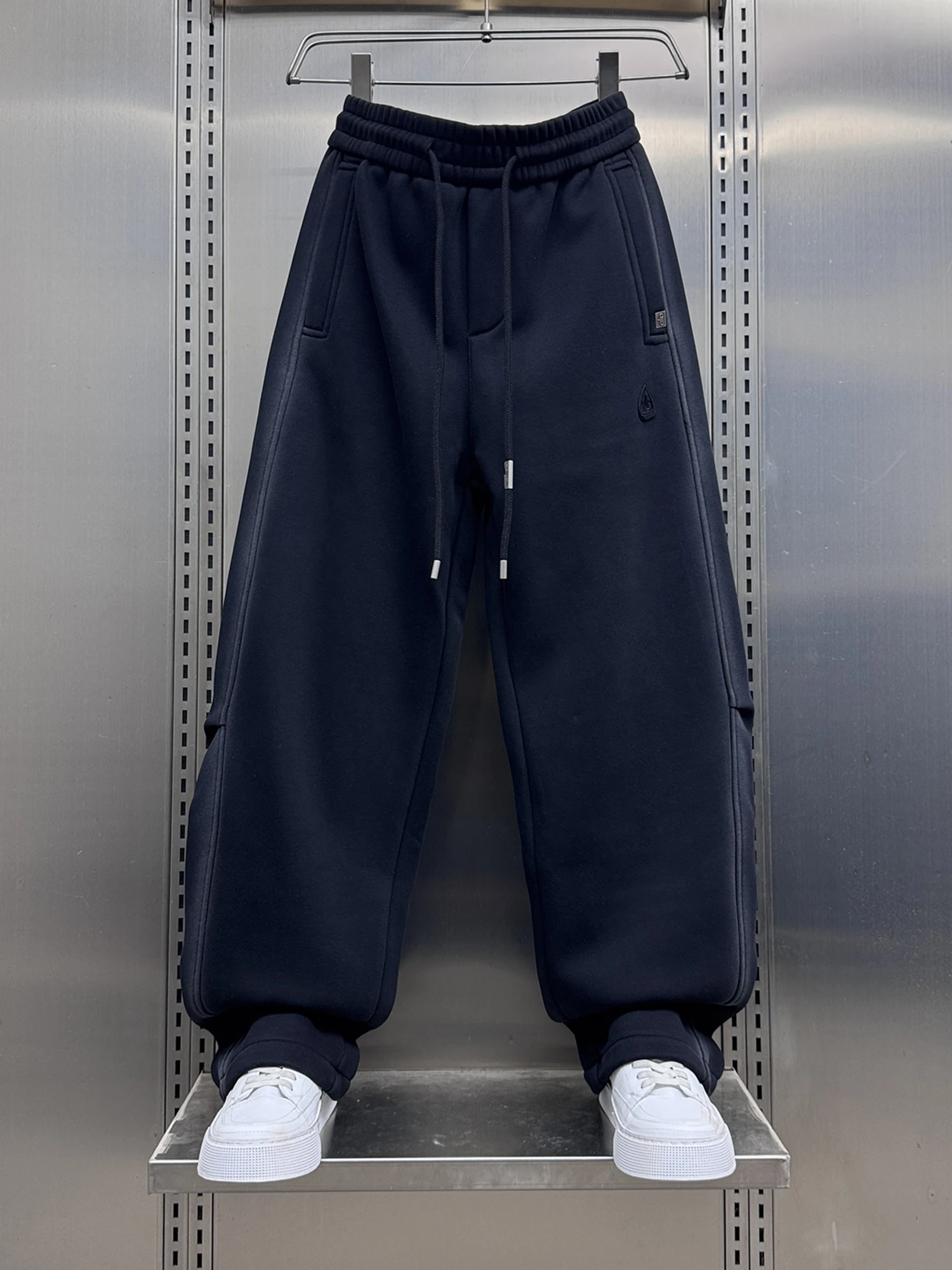 

Мужские повседневные утепленные брюки прямого кроя на флисовой подкладке с эластичным поясом и шнурком, зимние брюки для отдыха, модные брендовые брюки с пэчворком