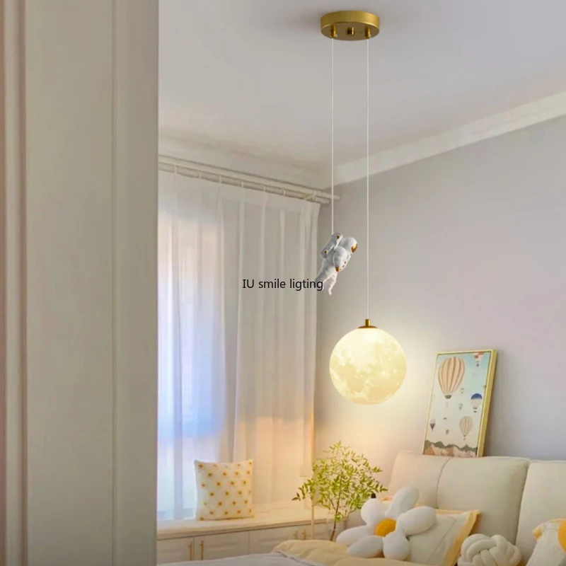 Creative Boys' Bedside Cartoon Pendant Lights Astronaut Landing Children's Activity Room Bedroom LED Decorative Small Chandelier