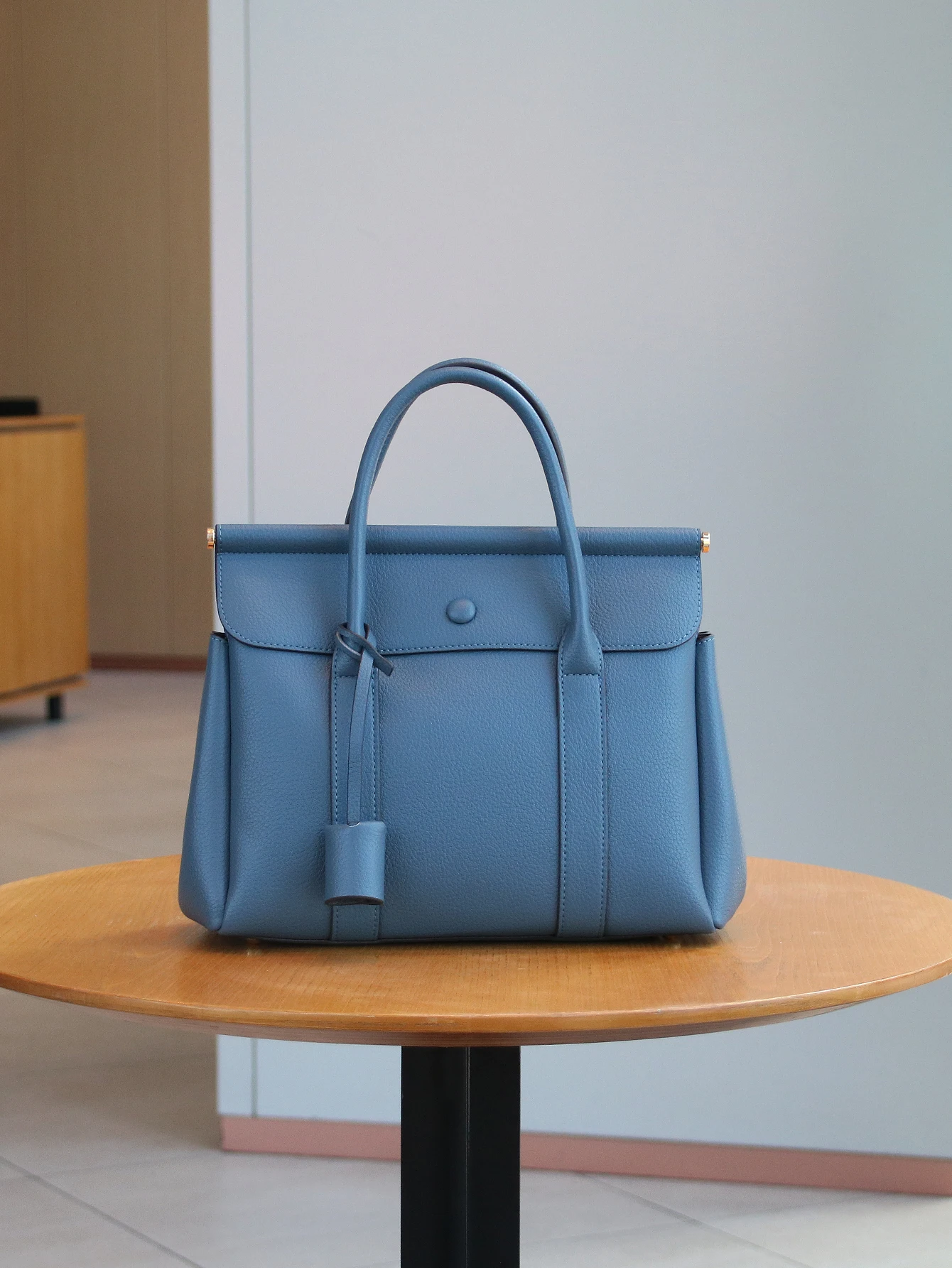 

2025 New Faion Soft Leather Flip Cover Retro Women's Bag Commuter Single oulder Crossbody Bag Ladies Satchel Handbag