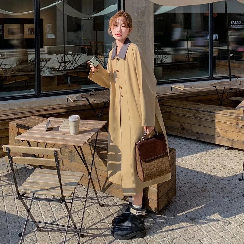 A new youthful versatile comfortable fashionable and loose casual coat in khaki