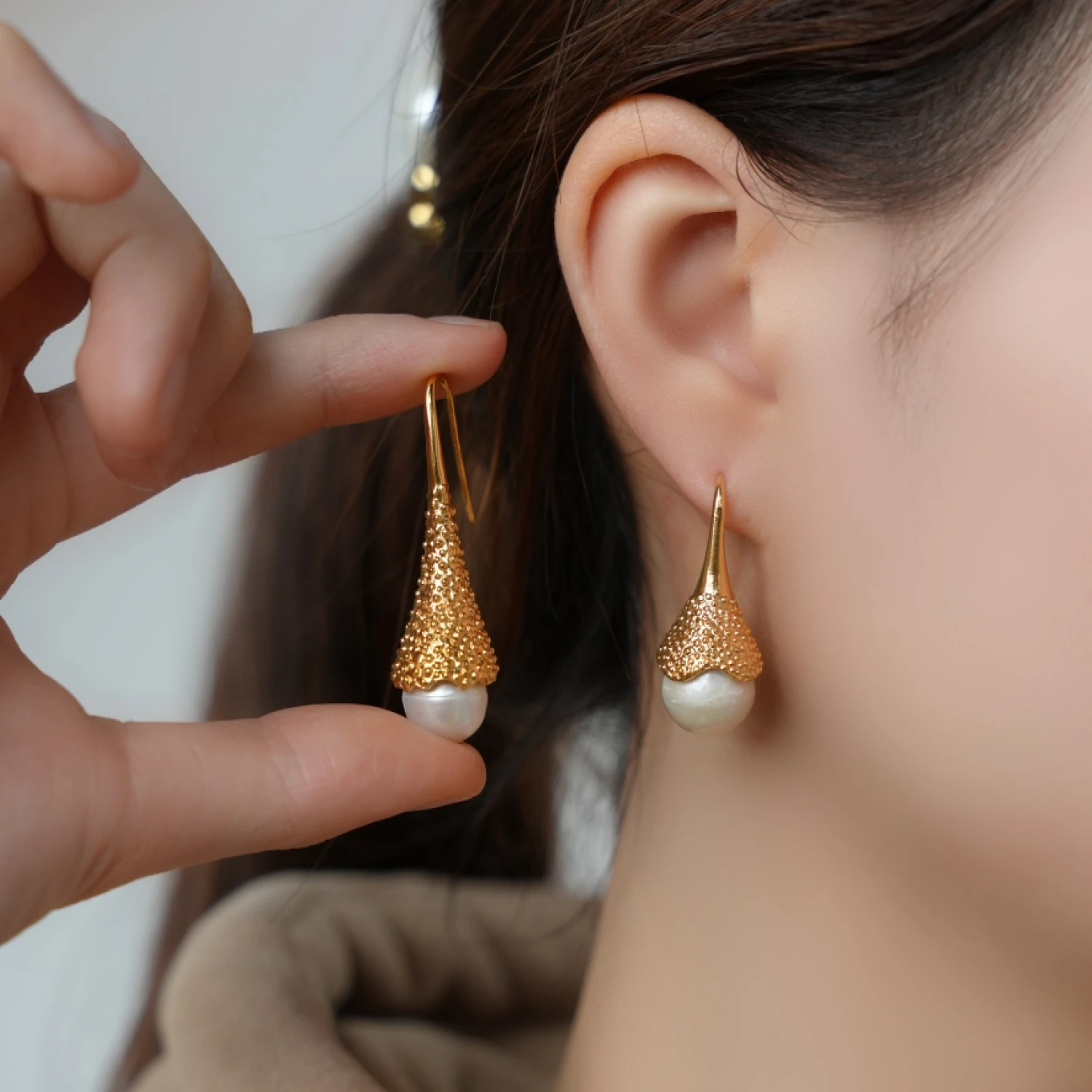 

Natural Baroque Pearls Earrings 24K Gold Plated Hook Earrings Gold Textured Flower Bud Earrings for Women Jewelry Earrings Gift